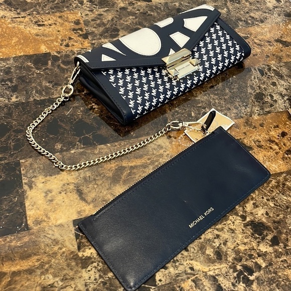 Michael Kors Whitney MK large graphic logo chain wallet - Picture 14 of 15